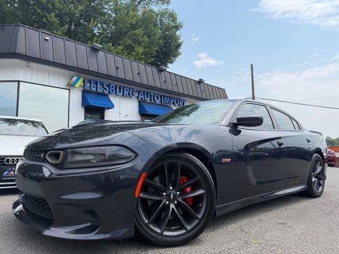 Used 2019 Dodge Charger Scat Pack w/ Plus Group RWD image 2