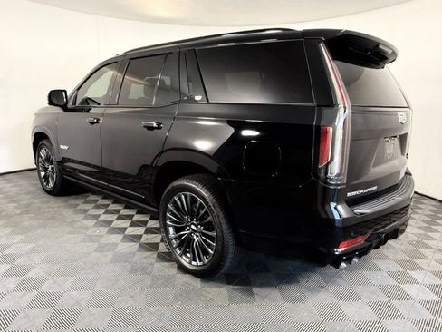 Used 2023 Cadillac Escalade V AWD/4WD image 4