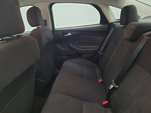 Used 2017 Ford Focus SE FWD image 18
