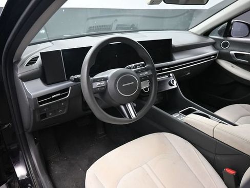 Used 2025 Hyundai Sonata SEL FWD image 16