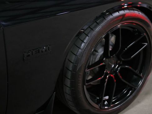 Used 2016 Dodge Challenger R/T image 11