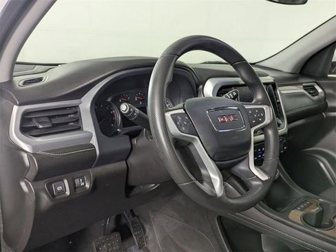 Used 2023 GMC Acadia SLE w/ Driver Convenience Package image 11