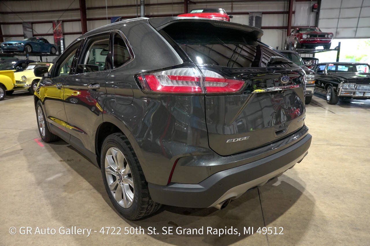 Used 2019 Ford Edge Titanium w/ Cargo Accessory Package FWD image 6