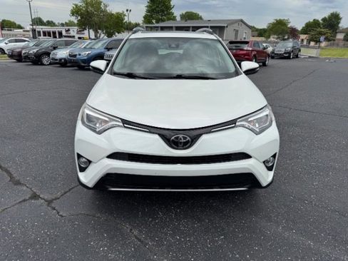 Used 2018 Toyota RAV4 Limited FWD image 7