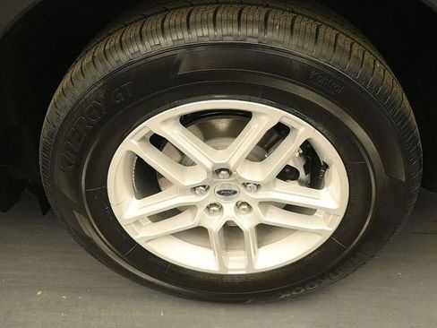 New 2026 Ford Explorer Active RWD image 9