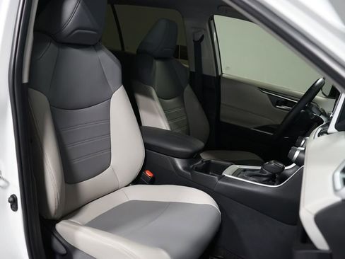 Certified 2024 Toyota RAV4 XLE Premium image 28