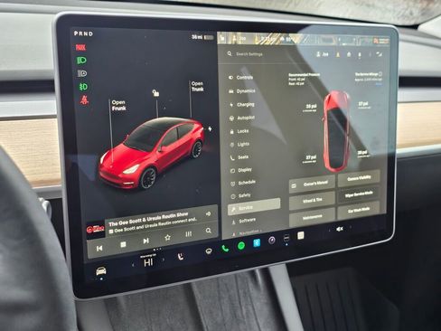 Used 2021 Tesla Model Y Long Range image 37