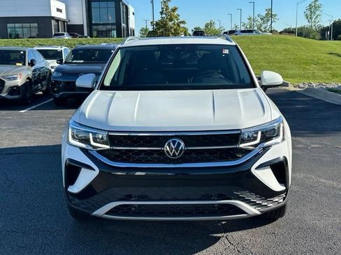 Used 2023 Volkswagen Taos SEL AWD/4WD image 2