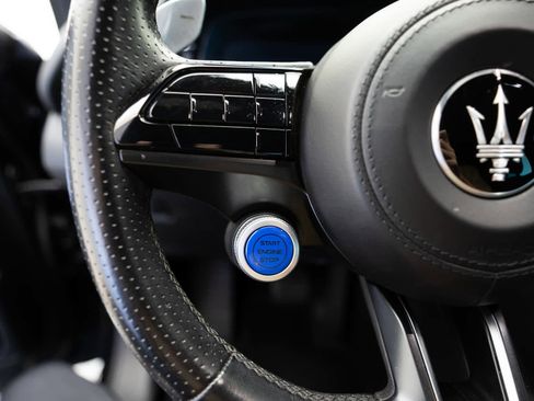 Used 2024 Maserati Grecale GT image 23