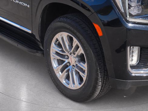 Used 2024 GMC Yukon XL SLT w/ SLT Luxury Package AWD/4WD image 9