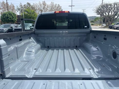 Used 2025 Nissan Frontier Pro-X RWD image 16