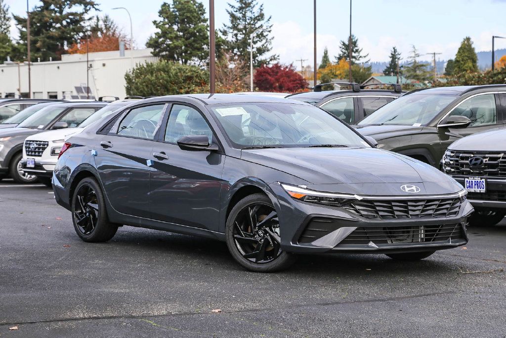 Certified 2026 Hyundai Elantra SEL FWD image 2