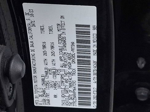 Certified 2023 Toyota Tacoma TRD Off-Road image 30