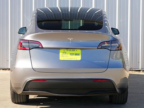 Used 2025 Tesla Model Y Long Range image 50