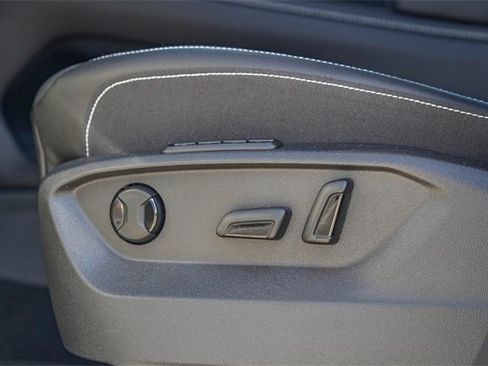 New 2026 Volkswagen Atlas Cross Sport SEL R-Line image 17