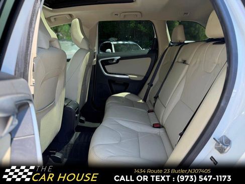 Used 2016 Volvo XC60 T6 w/ Proximity Package AWD/4WD image 14