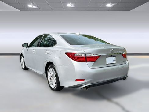 Used 2015 Lexus ES 350 w/ Premium Package FWD image 3