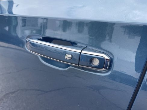 New 2025 Chevrolet Suburban Premier image 12