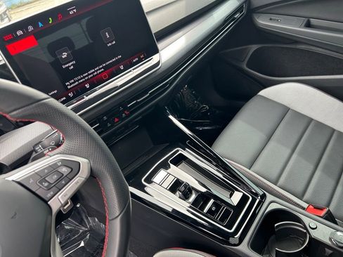 Used 2025 Volkswagen GTI SE FWD image 19