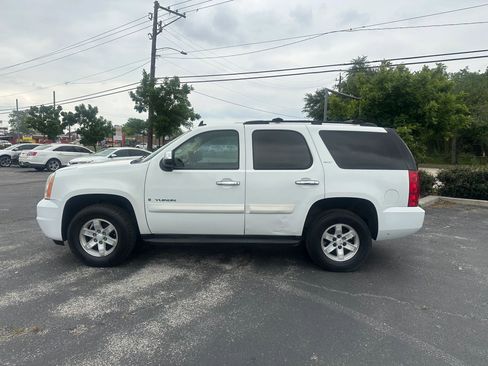Used 2007 GMC Yukon SLT w/ SLT Preferred Equipment Group image 8