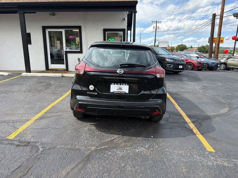 Used 2021 Nissan Kicks S FWD image 9