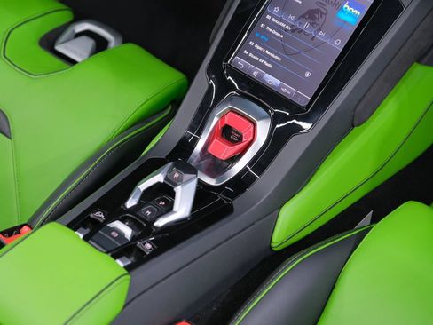 Used 2023 Lamborghini Huracan EVO RWD image 40