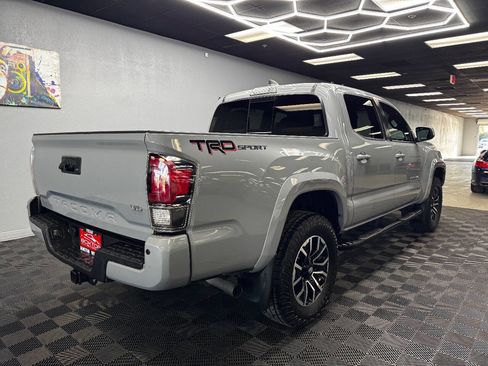 Used 2020 Toyota Tacoma TRD Sport w/ Technology Package image 12