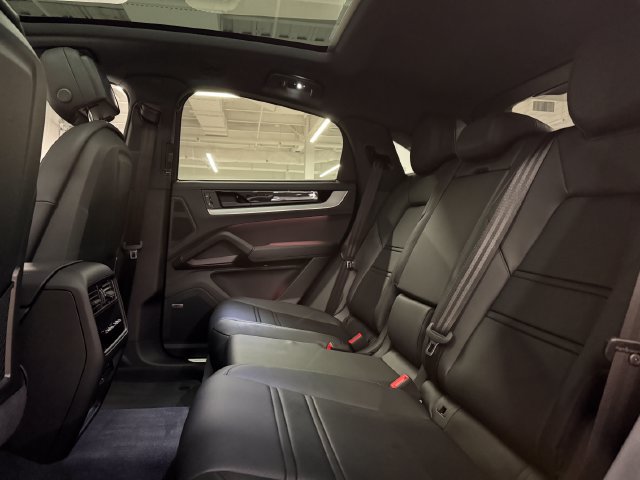 Certified 2026 Porsche Cayenne S AWD/4WD image 35