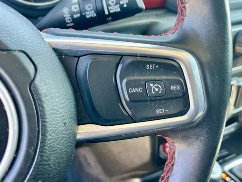 Used 2021 Jeep Wrangler Unlimited Rubicon w/ Cold Weather Group AWD/4WD image 14