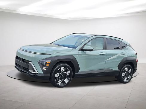 Used 2024 Hyundai Kona SEL FWD image 3