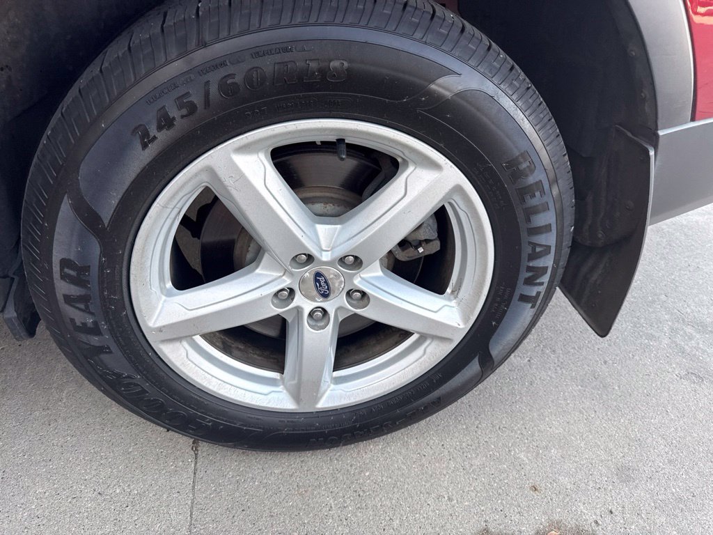 Used 2016 Ford Explorer XLT w/ Equipment Group 201A AWD/4WD image 13