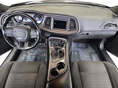 Used 2022 Dodge Challenger SXT w/ Blacktop Package image 9