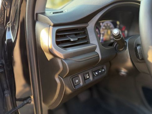 Used 2023 GMC Acadia AT4 w/ Technology Package image 21