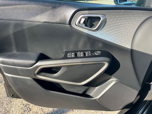 Used 2025 Kia Soul LX w/ LX Technology Package image 20