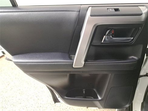 Used 2021 Toyota 4Runner SR5 Premium image 14