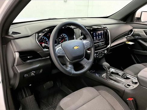 Used 2023 Chevrolet Traverse LT image 13