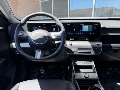 Used 2025 Hyundai Kona Limited FWD image 16