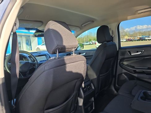 Used 2020 Ford Edge SE image 10