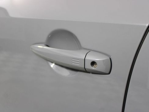 Used 2024 Nissan Ariya FWD image 38