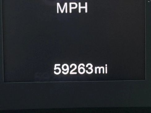 Used 2019 Jeep Renegade Latitude w/ Safety & Security Group II FWD image 25