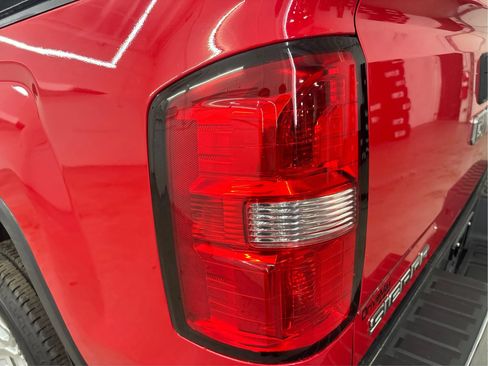 Used 2018 GMC Sierra 1500 SLE w/ SLE Value Package AWD/4WD image 32