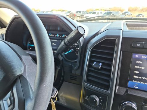 Used 2022 Ford F350 XLT w/ Black Appearance Package image 21