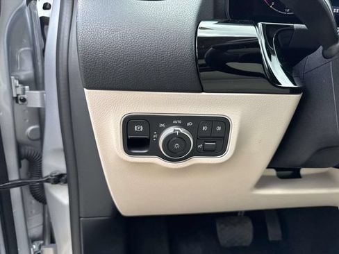 Used 2025 Mercedes-Benz GLA 250 image 28