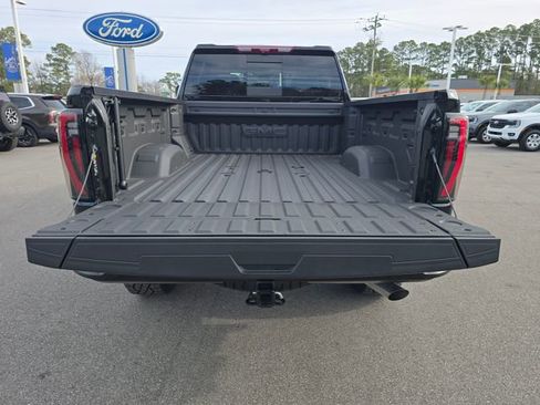 Used 2025 GMC Sierra 2500 AT4X image 23