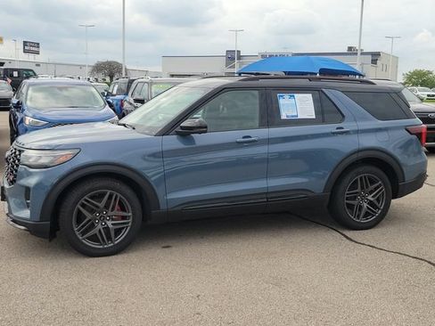 Certified 2025 Ford Explorer ST AWD/4WD image 2