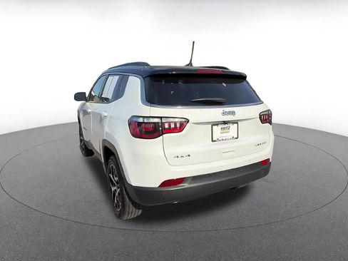 Used 2025 Jeep Compass Limited AWD/4WD image 11