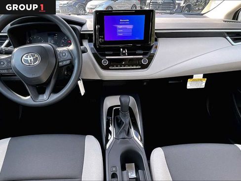 Used 2025 Toyota Corolla LE image 5