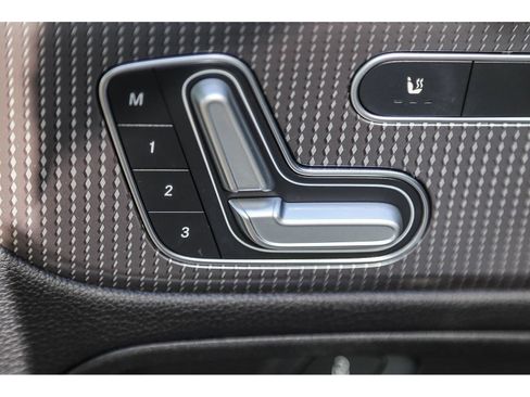 Certified 2022 Mercedes-Benz GLB 250 image 19