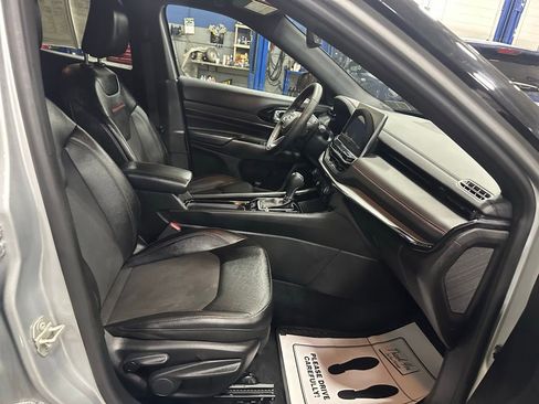 Used 2024 Jeep Compass Trailhawk image 19