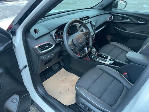 Used 2023 Chevrolet TrailBlazer RS w/ Sun and Liftgate Package image 17